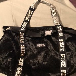 🖤Pink duffel bag🖤